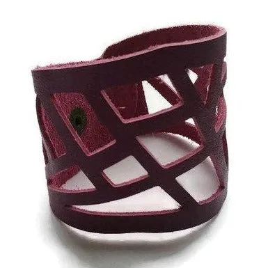 Barcelona wrist band. Leather cuff. Leather cuff bracelet. Purple. Magenta