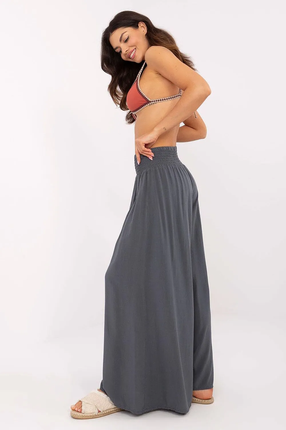 Women casual style wide leg pants